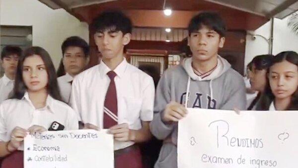 Falta de rubros: Padres hacen vaquita para pagar a los docentes en Lambaré
