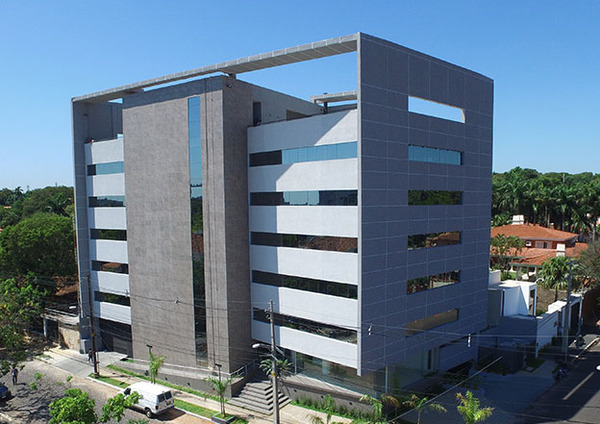 Equifax Paraguay, reconocida como una de las principales empresas comprometidas con la juventud - Revista PLUS