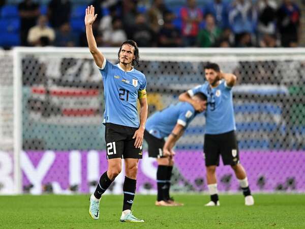 “Un paso al costado”: Edinson Cavani renunció a la selección - Fútbol Internacional - ABC Color