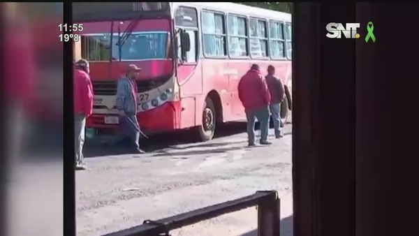 Huelga de choferes de la linea 27 - SNT