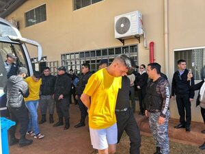 Primer grupo de 40 PPL condenadas llegó al Centro de Reinserción Social de Minga Guazú - trece