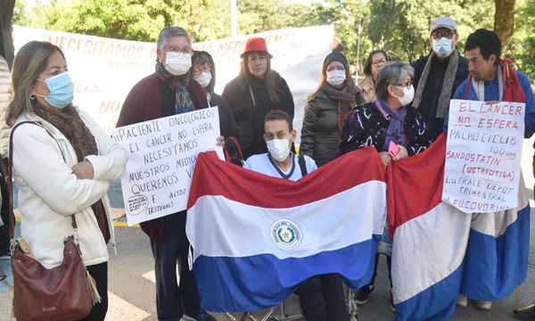 “Queremos luchar, pero sin medicamentos es imposible” el clamor de pacientes oncológicos en IPS - OviedoPress