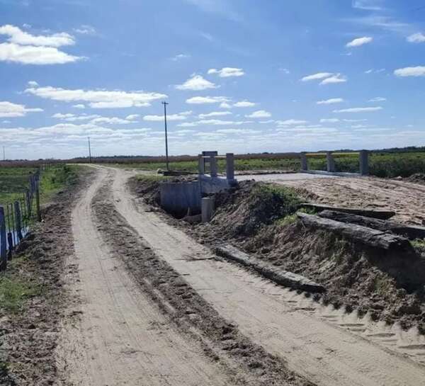 Pobladores de Humaitá claman por camino de todo tiempo - Nacionales - ABC Color