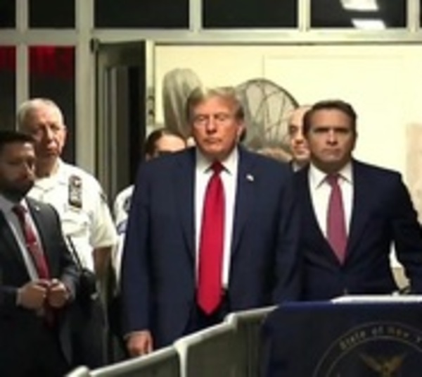 Donald Trump culpable de silenciar a actriz porno - Paraguay.com
