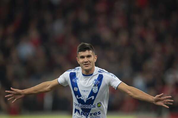 Ameliano hace historia, gana en Curitiba, se quedó con el grupo y va a octavos - Fútbol - ABC Color