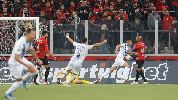 Histórico: Ameliano gana en Brasil y avanza a octavos