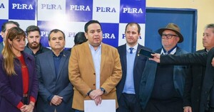 Estigarribia quiere liderar la oposición y no reconoce a Fleitas como jefe del PLRA