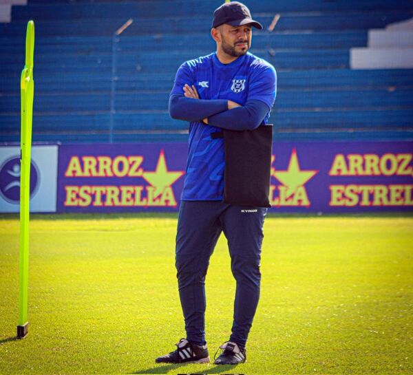 Felipe Gimenez no contará con dos jugadores para el choque con Olimpia; Junior Noguera y Ronald Cornet
