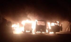 Cinco buses arden en llamas en Hernandarias