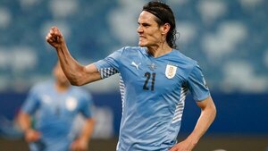 Versus / Edinson Cavani anuncia que se retira de la selección uruguaya