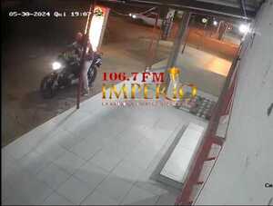 Carnicero estacionó su moto con la llave puesta y se la hurtaron