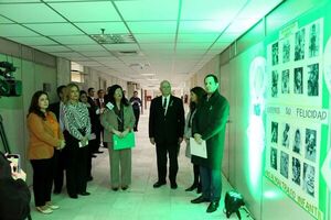 Exhiben mural “Cuidemos su felicidad” en Palacio de Justicia de Asunción