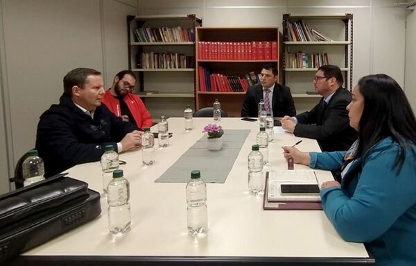 Ministro Martínez Simón realizó Día de Gobierno en Puerto Casado