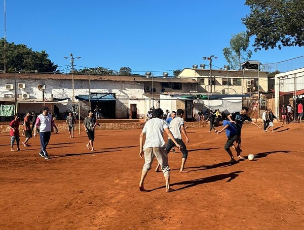 SUMAR: Personas privadas de libertad de Ciudad del Este participan de actividades deportivas y recreativas - .::Agencia IP::.