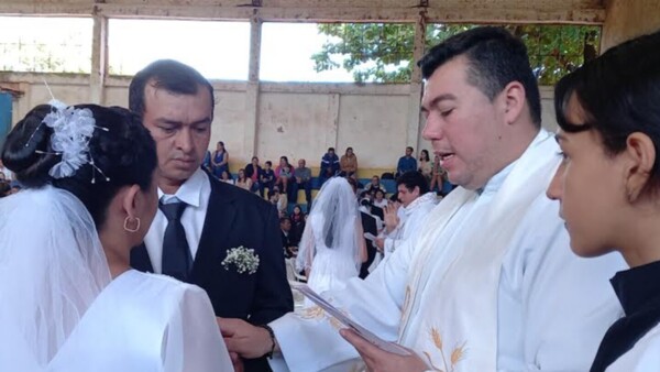 Casamiento comunitario: Unen sus vidas 91 parejas