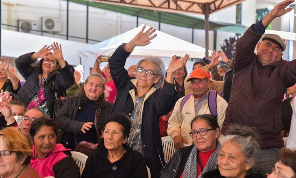 En jornada de adultos mayores asisten a más de 500