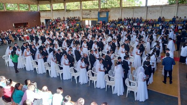 Boda comunitaria une a 91 parejas en Bella Vista Norte