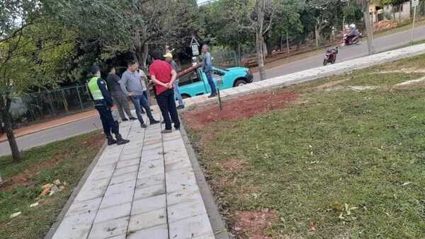 Conmoción en Piribebuy: Niña de 9 años muere electrocutada mientras jugaba en una plaza