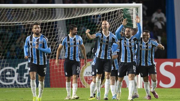 Falta definir solo un cupo para Libertadores y la Suda