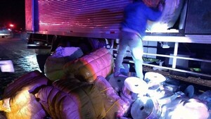 Piratas del asfalto interceptan y roban camión de mercaderías en Hernandarias