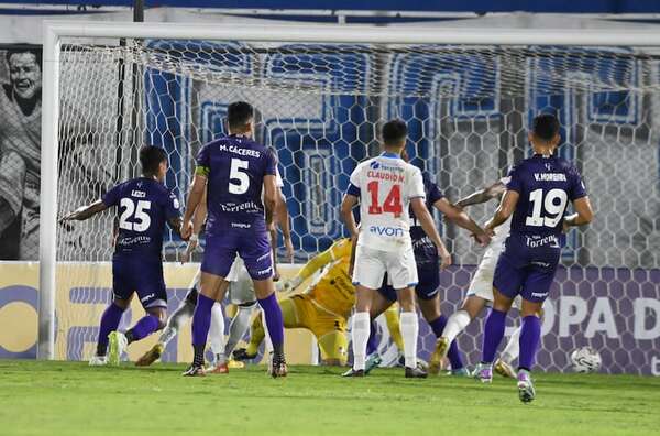 Tacuary vs. Nacional, otro en paralelo a la final de Champions - Fútbol - ABC Color