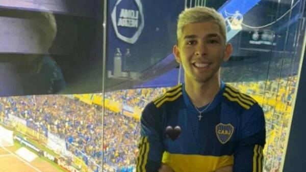 ¡Julio Enciso se sacó foto con un famoso cantante!