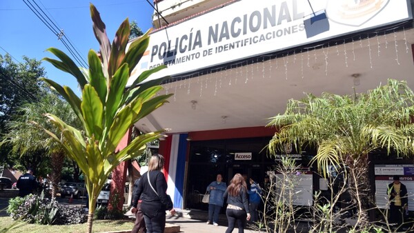 Cuatro agentes de Identificaciones fueron sumariados por cédula falsa