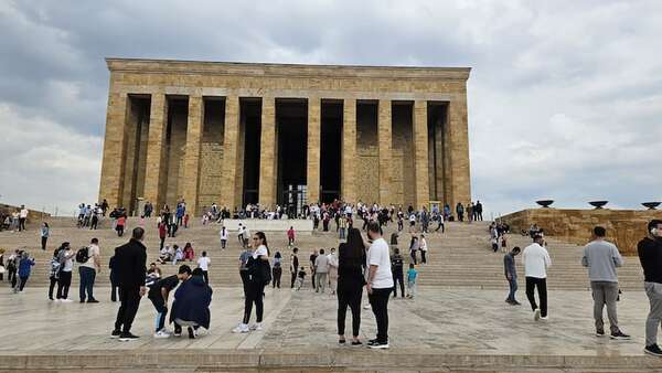 Anitkabir, el colosal museo de Ankara - ABC Revista - ABC Color