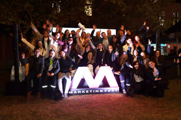 Estudiantes y profesores de la Universidad Cat贸lica concluyen con 茅xito el Marketing Fest 2024 - Revista PLUS
