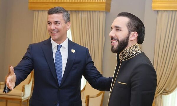 Presidente Santiago Peña mantuvo una reunión bilateral con su par de El Salvador, Nayib Bukele