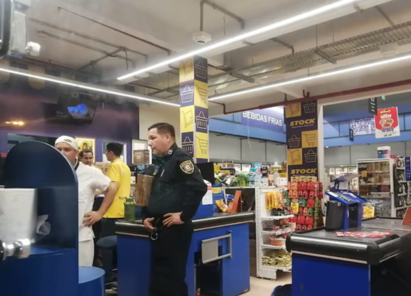 Dos delincuentes asaltaron un supermercado en Carapeguá
