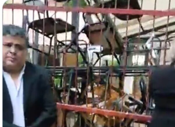 (VIDEO)Alumnos tomaron colegio Ysaty