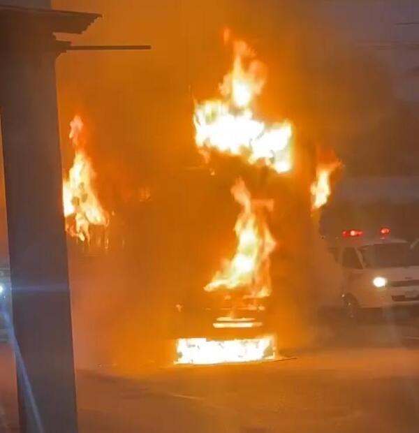 Se incendió un colectivo sobre Julia Miranda Cueto - San Lorenzo Hoy