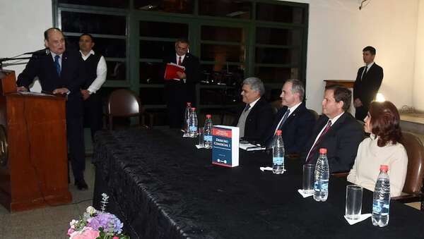 Presentación del libro “Derecho Comercial I” - Sociales - ABC Color