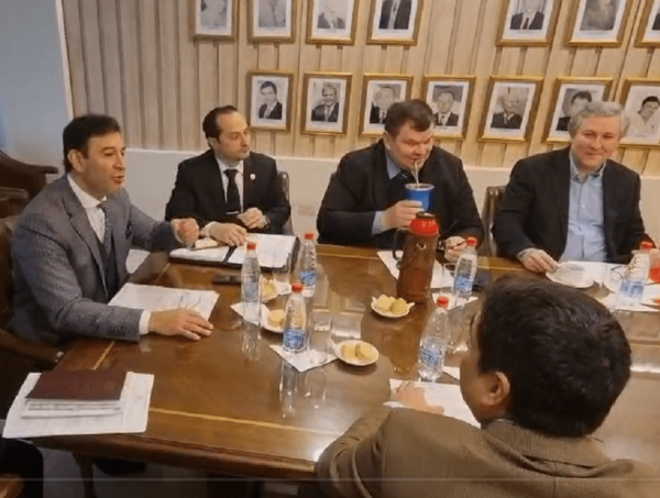 Jalid Rachid se reúne con senadores para informar sobre exdirector de la Senad comisionado al parlamento · Radio Monumental 1080 AM