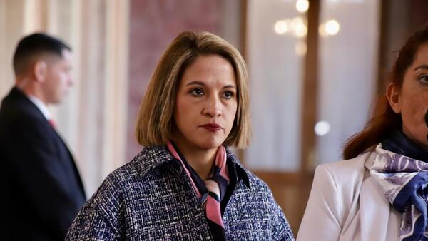 Santiago Peña robustece figura de Lea Giménez y descarta su salida del Gabinete