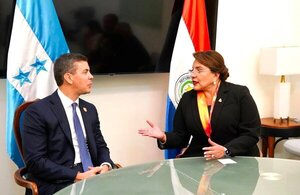 La presidenta de Honduras se re煤ne con hom贸logos de El Salvador y Paraguay en San Salvador - Revista PLUS