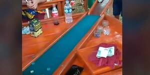 Juego de "bolo" opa con dos hombres baleados