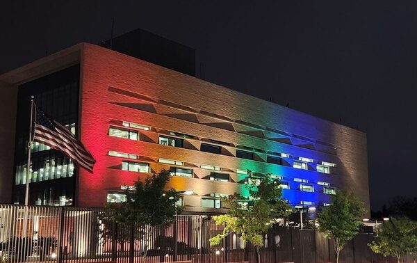 Llegó el mes del orgullo LBGT y la Embajada de EEUU lo sabe