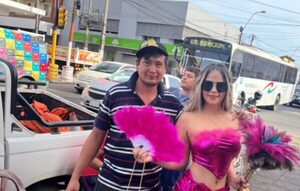 (VIDEO)Cuerona ayudó a vendedores del Mercado de Sanlo a liquidar sus mercaderías