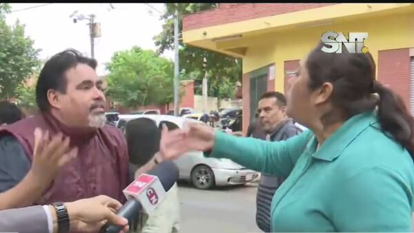 Un grupo de alumnos tomó el colegio Ysaty - SNT