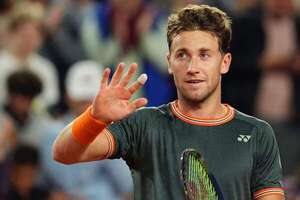 Ruud elimina a Fritz y se cita con Djokovic en cuartos de final de Roland Garros - Tenis - ABC Color
