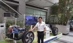 Ingeniero de Kia Corporation de Seúl, Corea, visita el país para realizar revisión gratuita de los vehículos de la marca.