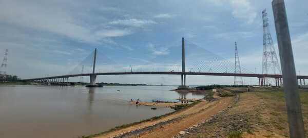 Bajo nivel del río Paraguay complica navegabilidad y puede aumentar más los precios