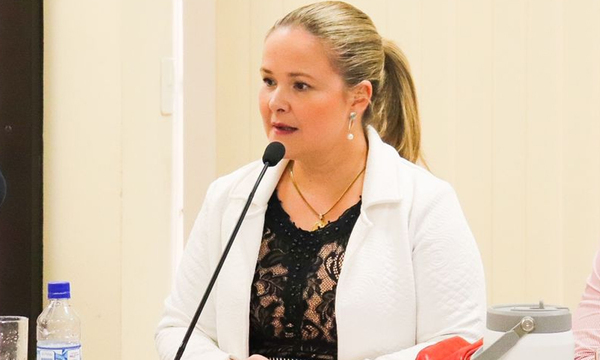 Rosana Bogado denunció basural en el Mercado Municipal Nro. 1 de Coronel Oviedo - OviedoPress