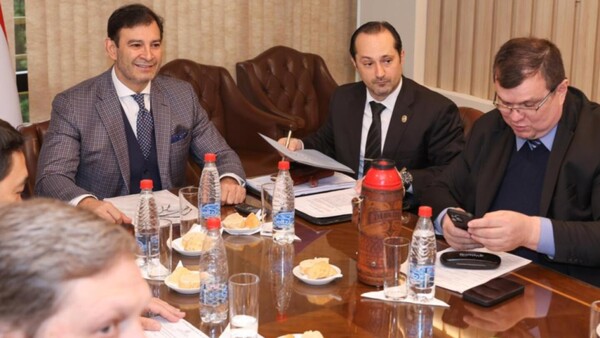 Habría más funcionarios infiltrados y Rachid no denuncia la lista negra
