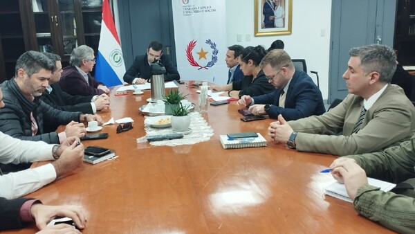 Habrá reunión clave para intentar destrabar el paro del transporte