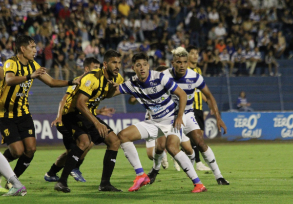 Versus / El telón del Apertura comienza a bajar con Guaraní y 2 de Mayo en Dos Bocas