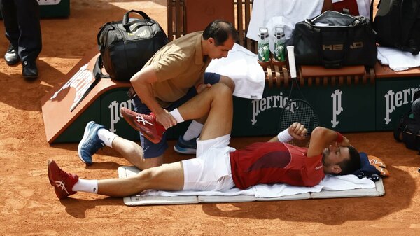 Versus / Djokovic prende las alarmas en Roland Garros