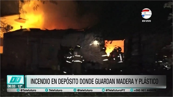 Depósito de maderas y plásticos ardió en Asunción - Noticias Paraguay